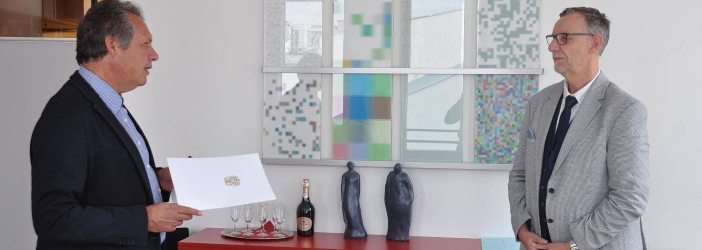 © Bernhard Deflorian Dekretübergabe an SQM Klaus Schuchter durch Bildungsdirektor Dr. Paul Gappmaier